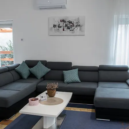 Mediteran Apartman * Pápa